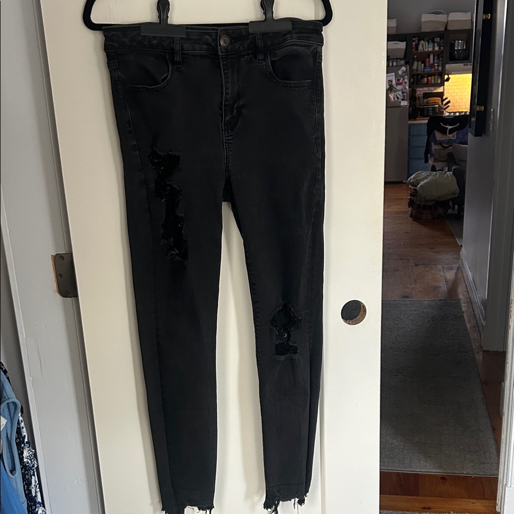 American Eagle Next Level Stretch Black Distressed Women's Jeans